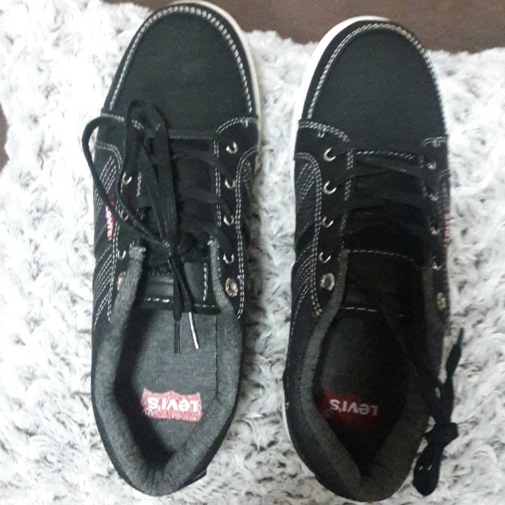 Men Levi's shoes